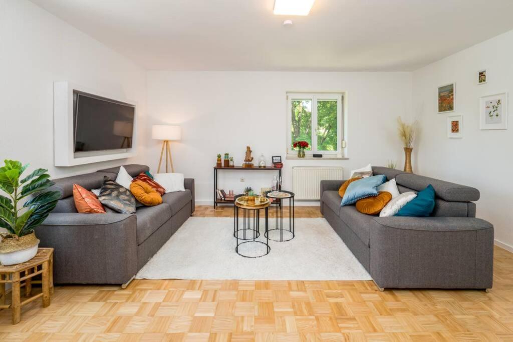 Eg Rechts -Wunderschoene 80M² Grosse 3-Zimmer City Wohnung Naehe Salzburg Freilassing Exterior foto